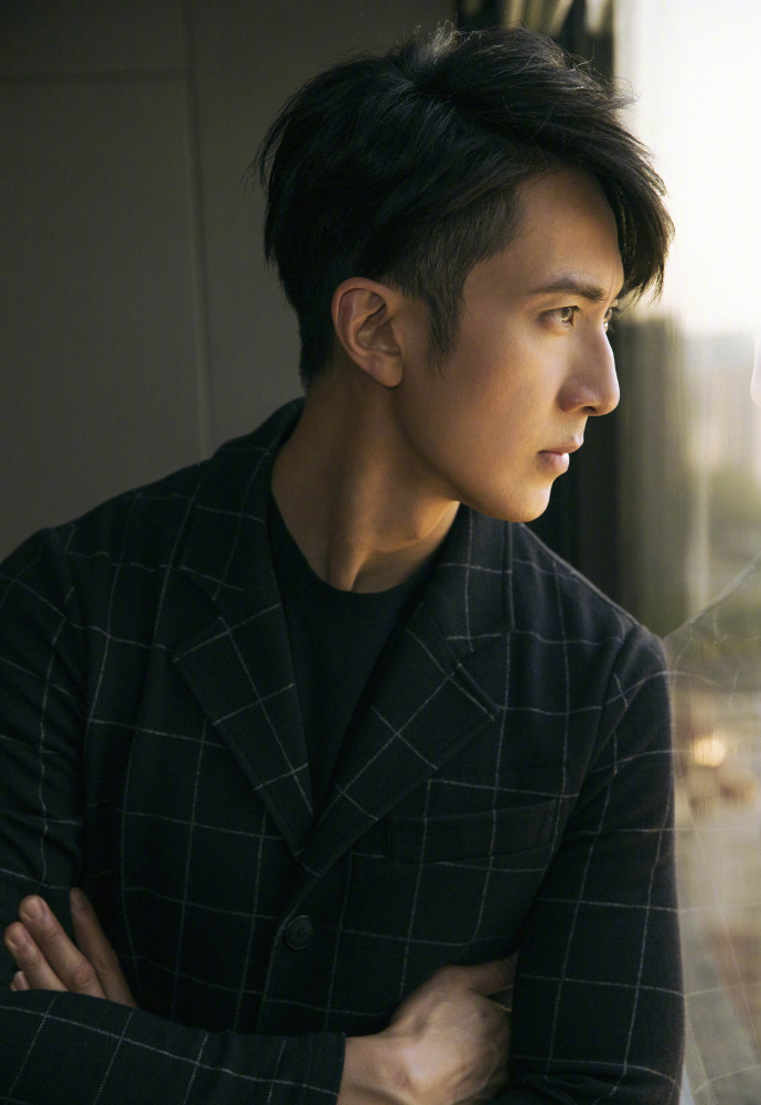 吴尊图片 吴尊西服造型魅力杂志写真图片