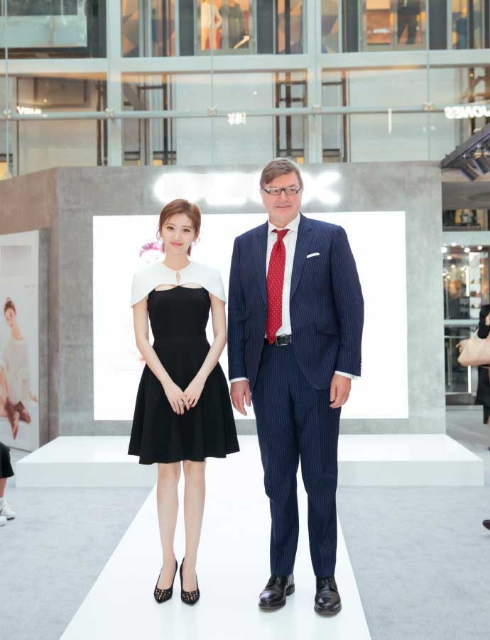 景甜披肩裙秀美腿甜美清新气质写真图片图片