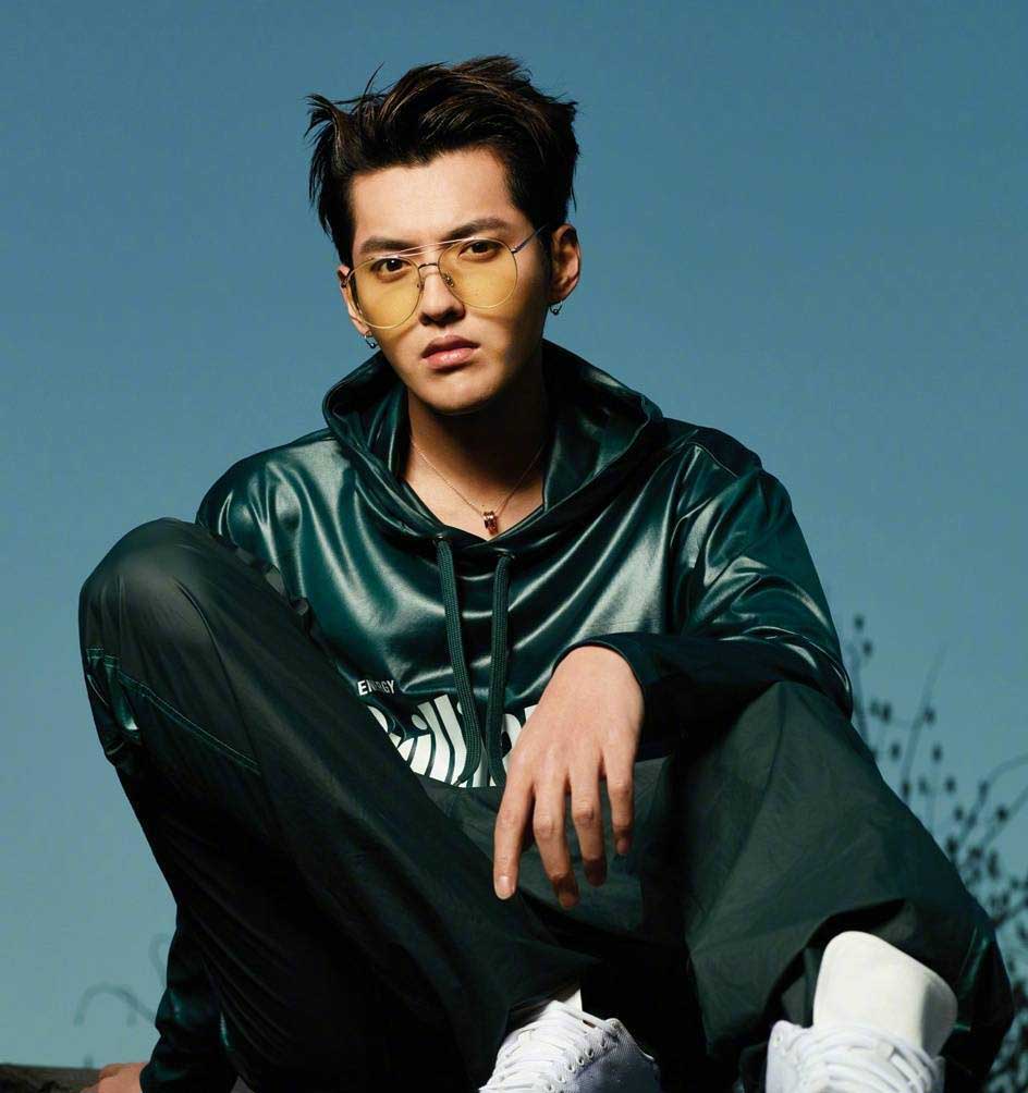 吴亦凡帅气图片 吴亦凡杂志封面写真图片