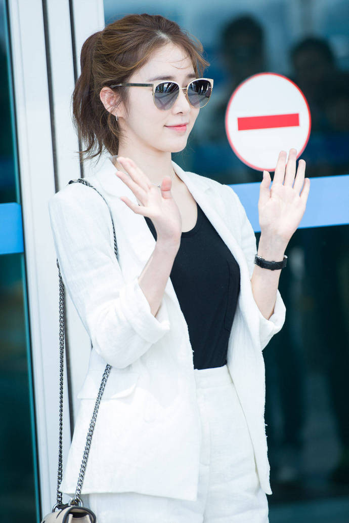 韩国京畿道城南女演员美女刘仁娜写真高清性感迷人写真图片
