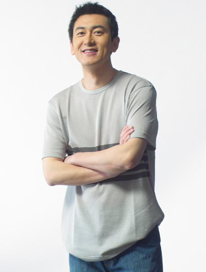 主持人纳森乌日塔图片  央视主持人图片图片
