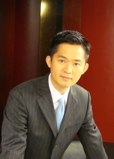 主持人纳森乌日塔图片  央视主持人图片图片