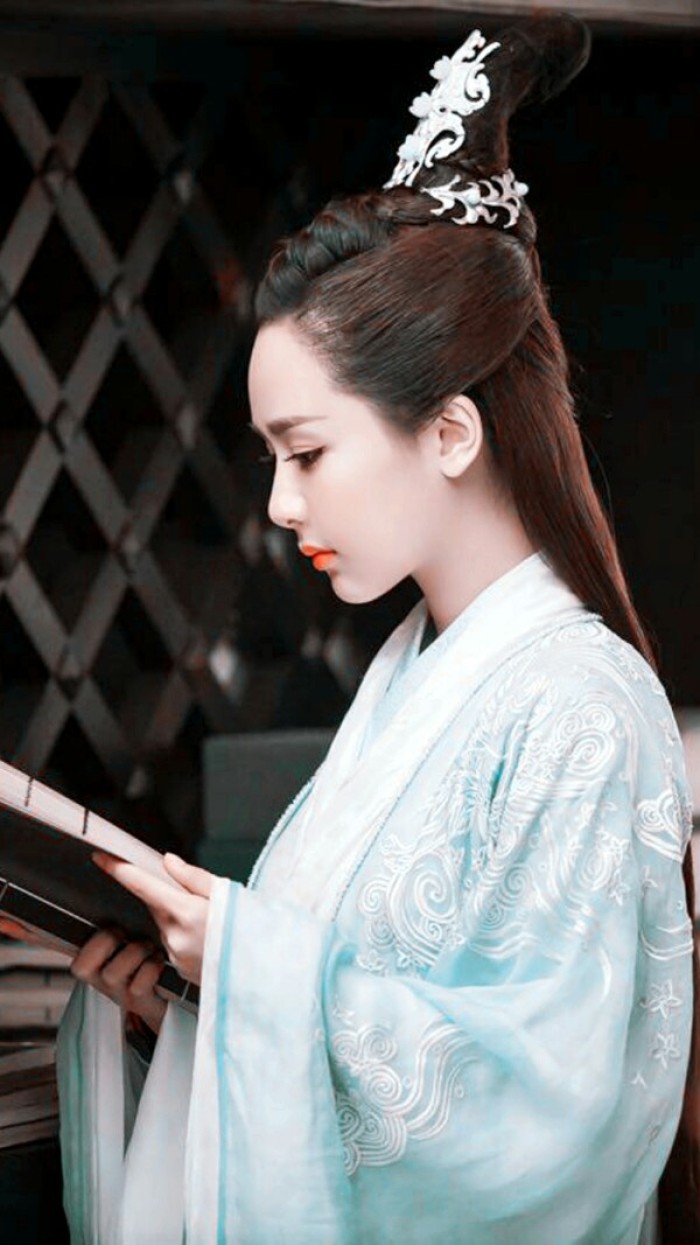 杨紫白色短裙气质唯美写真图片图片