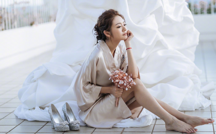 陈妍希唯美婚纱照性感摄影图片 让我们一起祝福爱情图片
