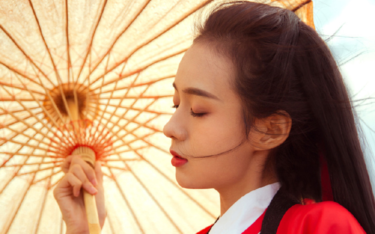 主持人章艳图片 中央电视台主持人章艳图片图片