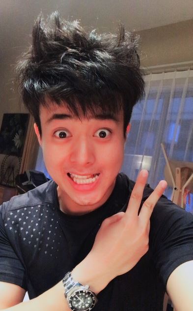 深夜寂寞的女人  性感丰满美女床上自拍照图片