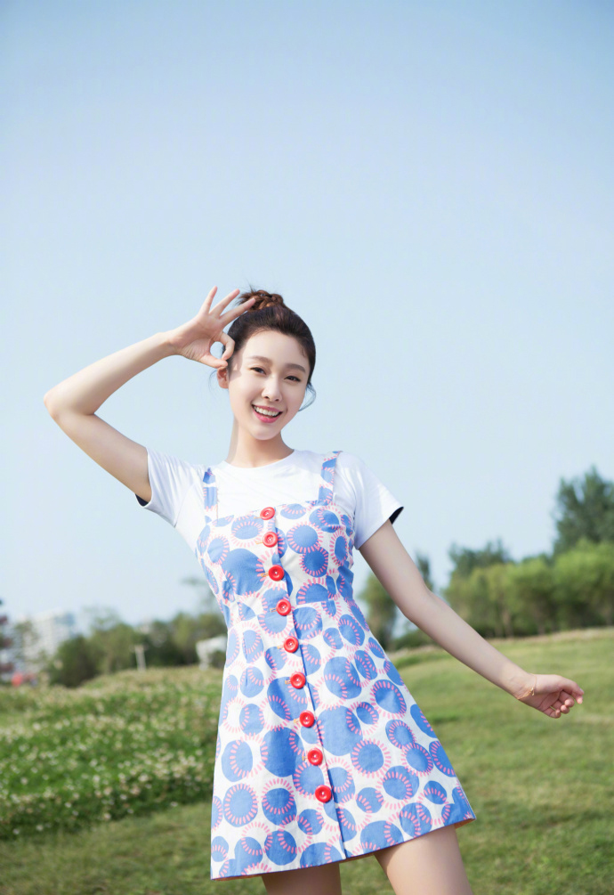 子璇图片