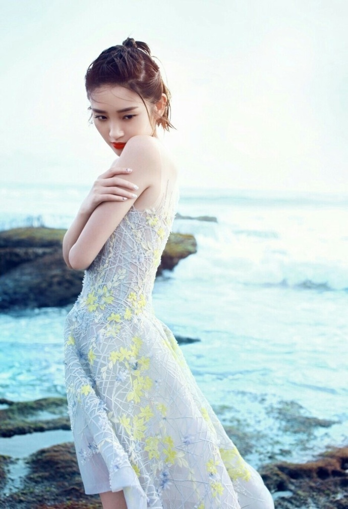 高清中国内地四川女演员唐艺昕性感魅力杂志写真大片图片 高清中国内地四川女演员唐艺昕性感魅力杂志写真大片图片