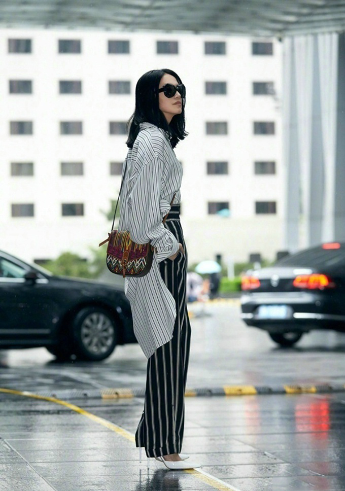 姚晨黑色人鱼高衩裙写真图片图片