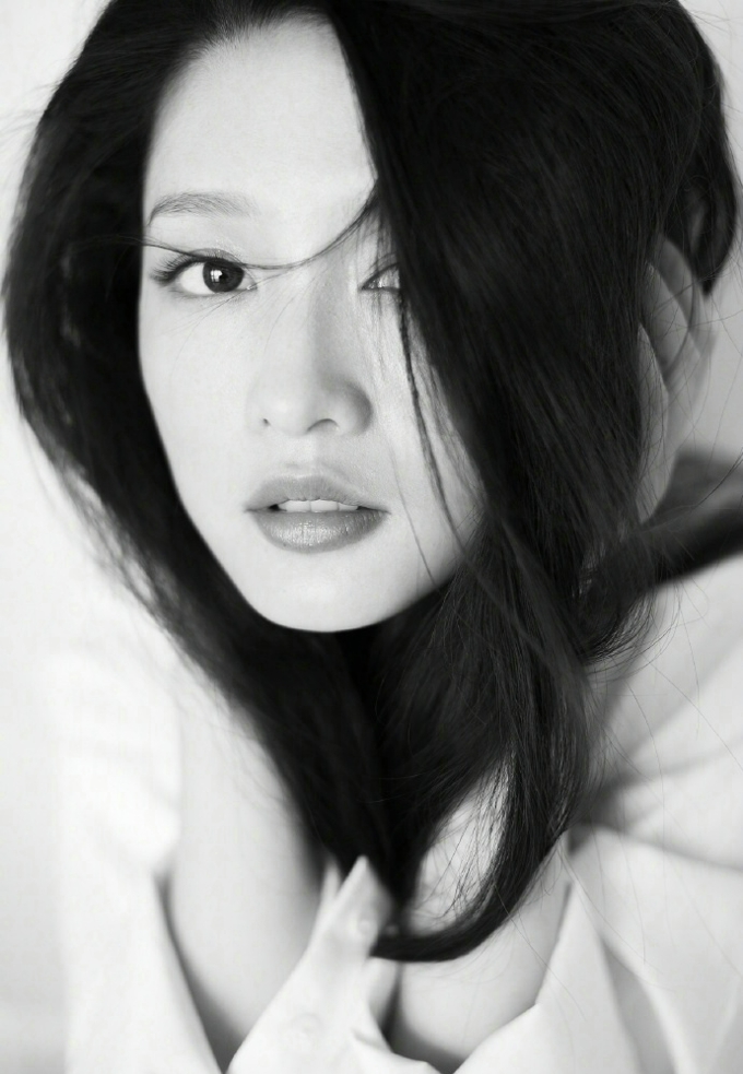 李沁黑白质感写真图片图片