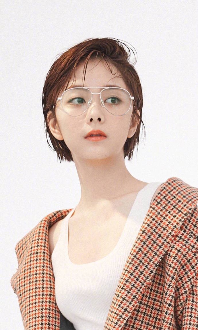 中国内地四川泸州影视女演员可爱女星谭松韵清纯静美写真图片