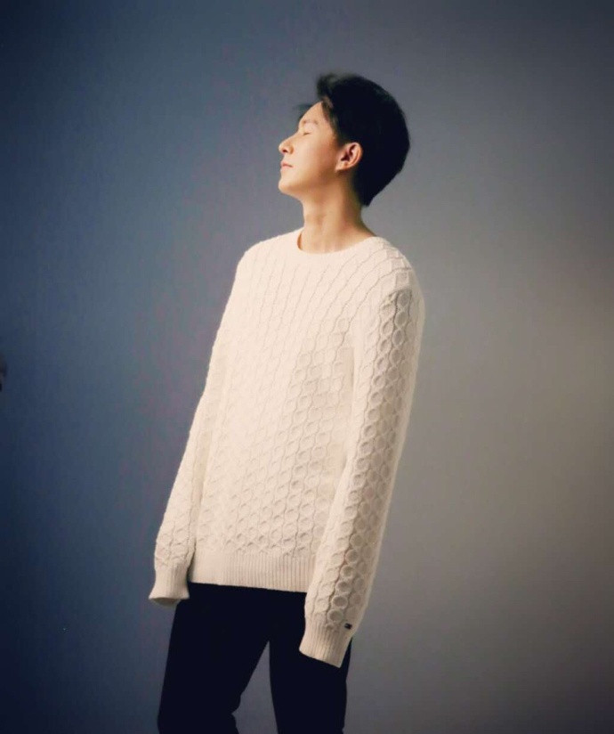 韩庚湿身登芭莎 展型男魅力图片