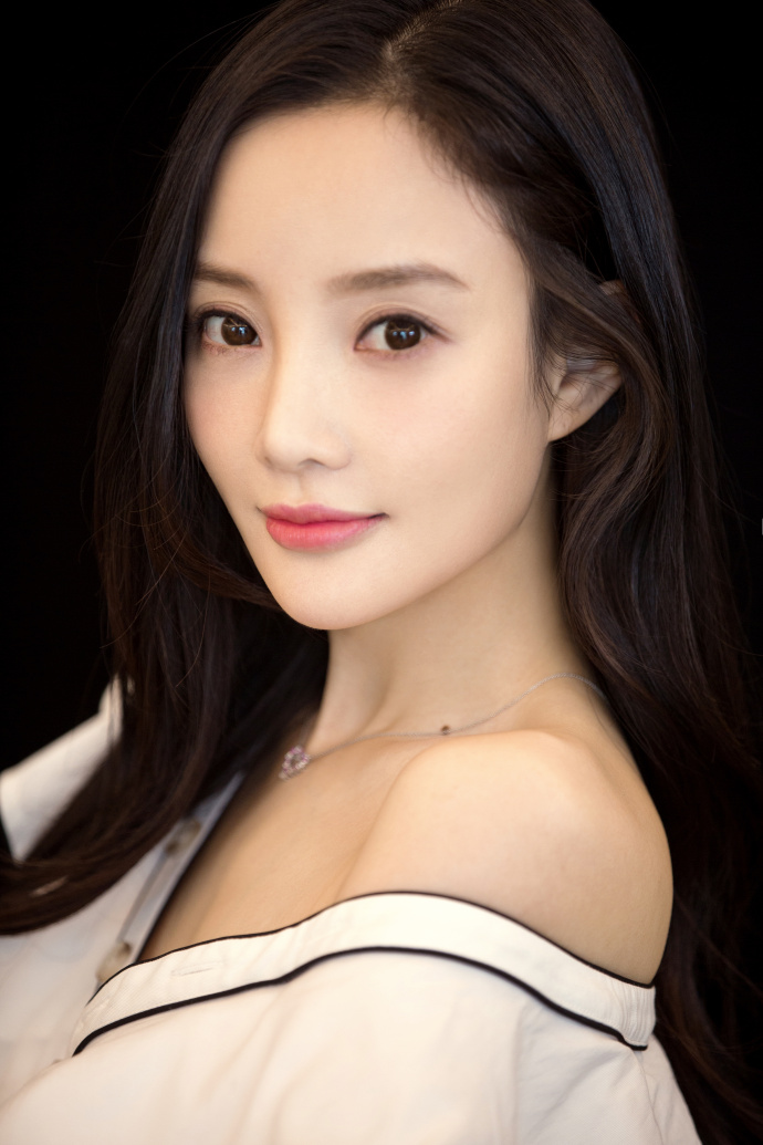 李小璐绝美靓丽写真惹火撩人图片