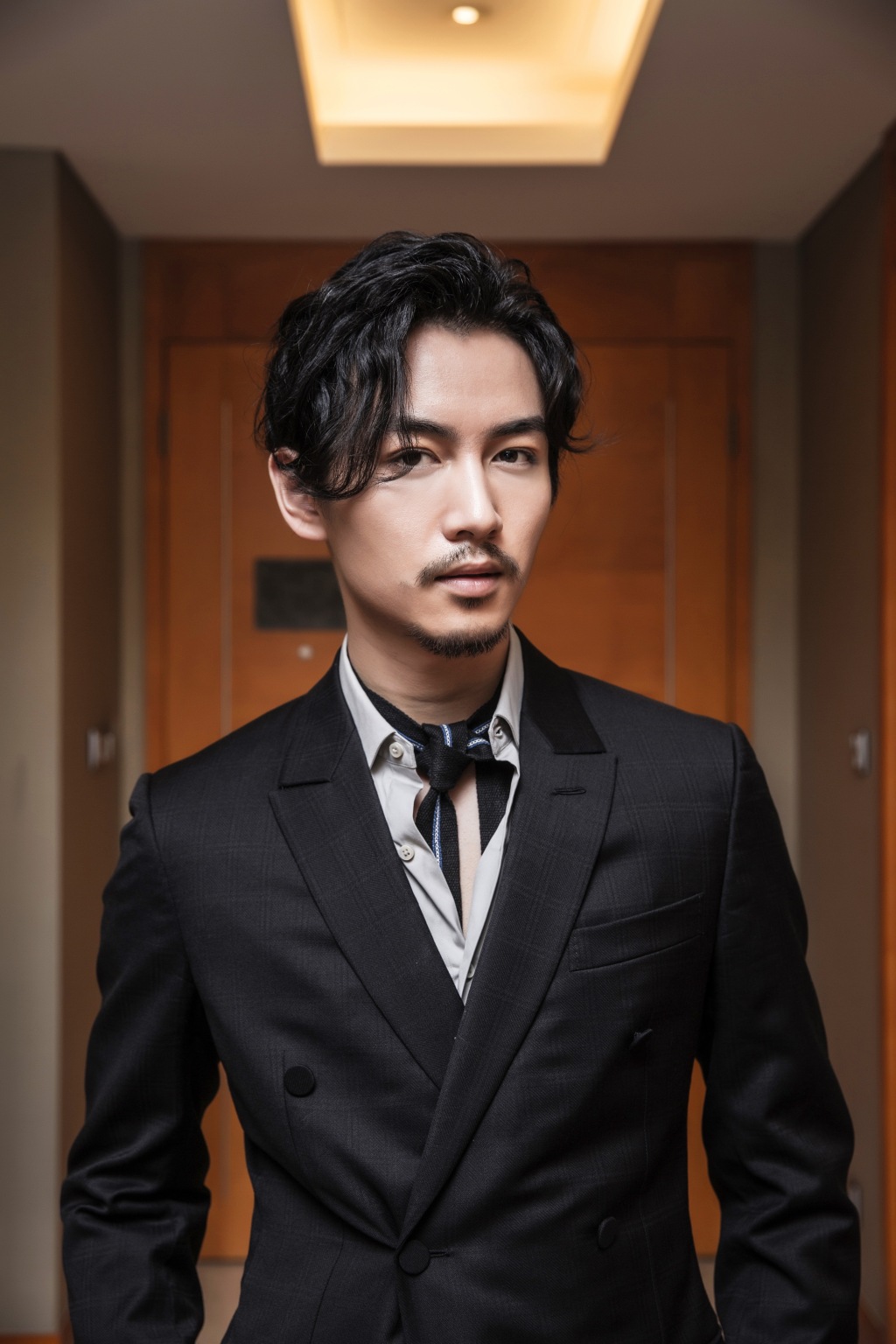 中国内地男演员陈晓秋冬儒雅写真贵族范儿十足图片