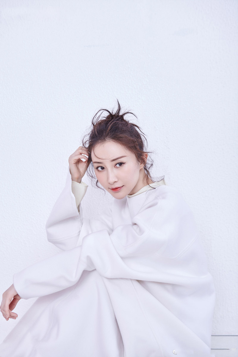 高清吉林美女演员舒畅清爽休闲时尚街拍高清图片图片 高清吉林美女演员舒畅清爽休闲时尚街拍高清图片图片