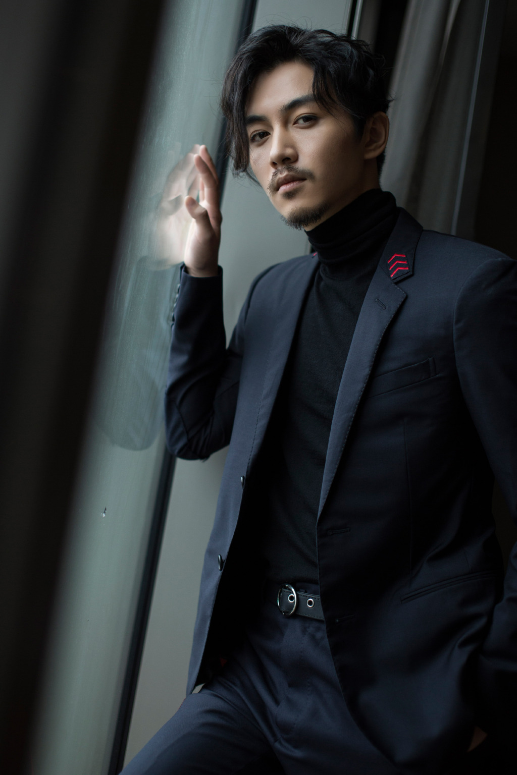中国内地男演员陈晓秋冬儒雅写真贵族范儿十足图片