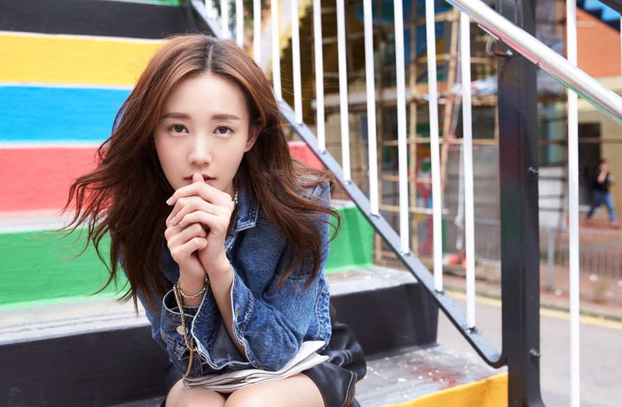 高清中国内地山东济南女演员李一桐Q清纯小公主白裙明星美女写真图片图片