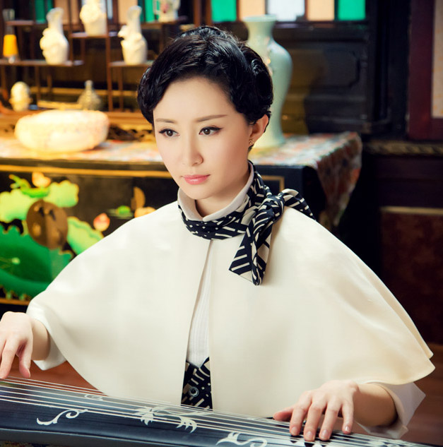 高清吉林美女演员舒畅清爽休闲时尚街拍高清图片图片 高清吉林美女演员舒畅清爽休闲时尚街拍高清图片图片
