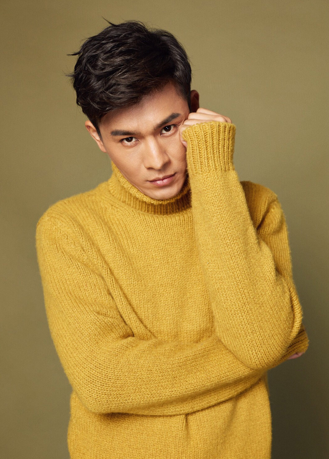 中国内地广西壮族自治区桂林影视男演员乔振宇暖男风秋季写真图片桌面壁纸图片