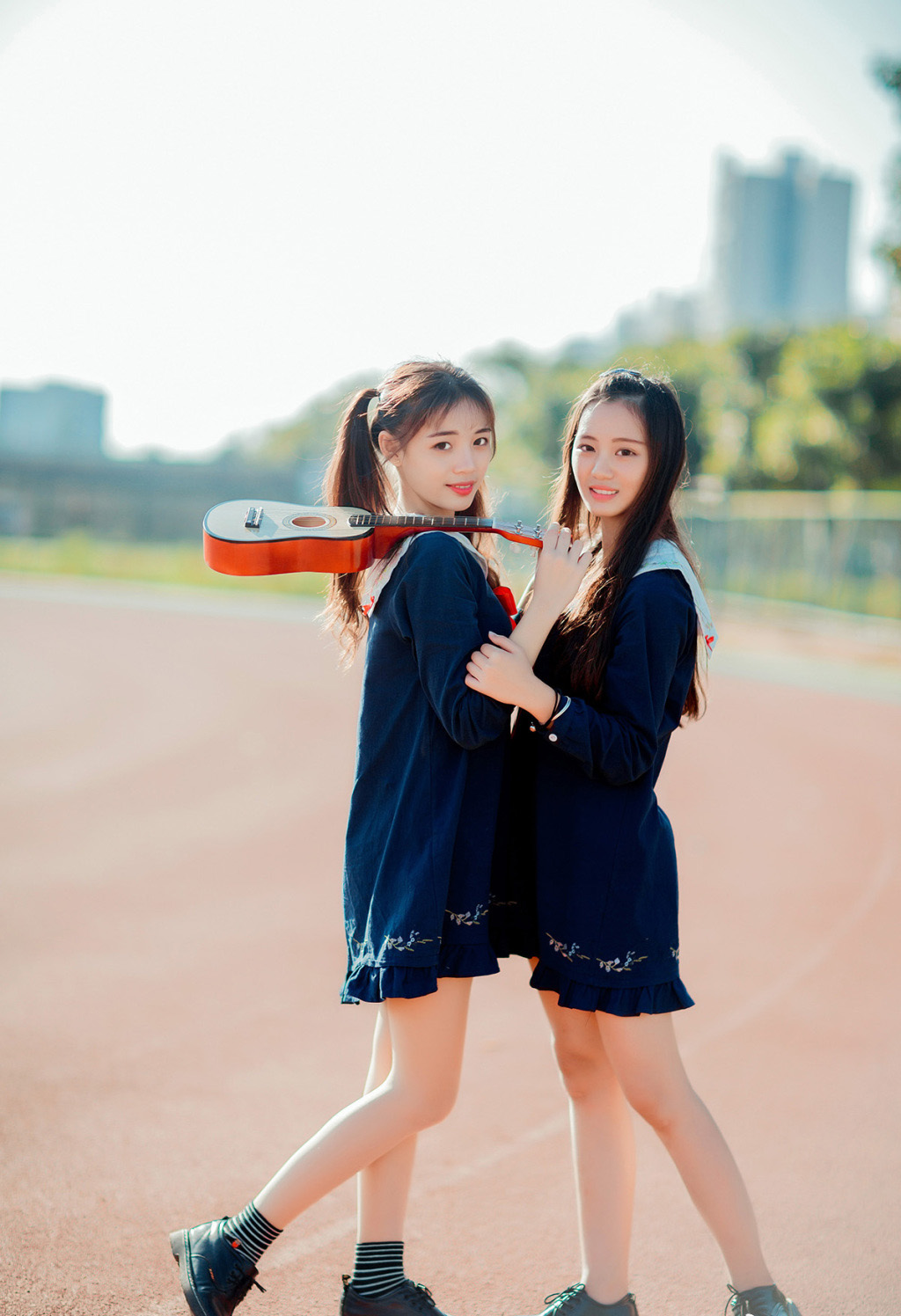 谭松韵胡冰卿闺蜜写真终曝光 萌系少女惹人爱图片