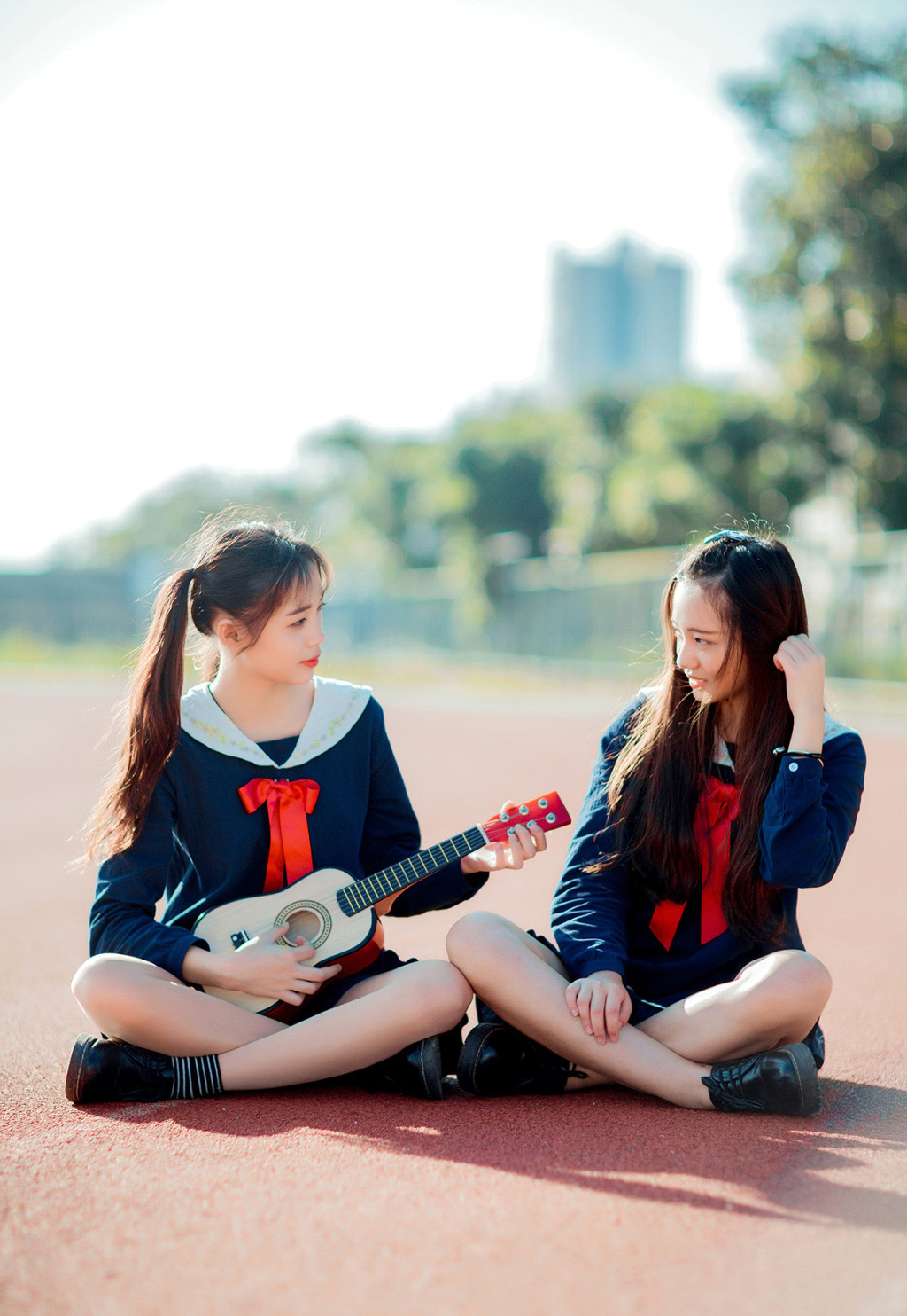 谭松韵胡冰卿闺蜜写真终曝光 萌系少女惹人爱图片