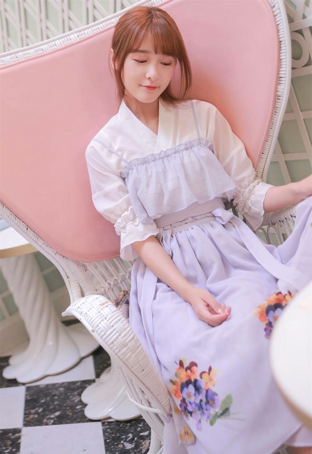 高清浙江省宁波美女徐娇唯美古风汉服小清新红毯写真图片 高清浙江省宁波美女徐娇唯美古风汉服小清新红毯写真图片