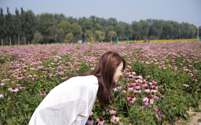 陈瑶花园街拍唯美写真图片