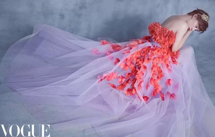 孙俪《VOGUE》杂志封面时尚大片写真图片