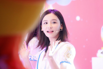 曾艳芬图片