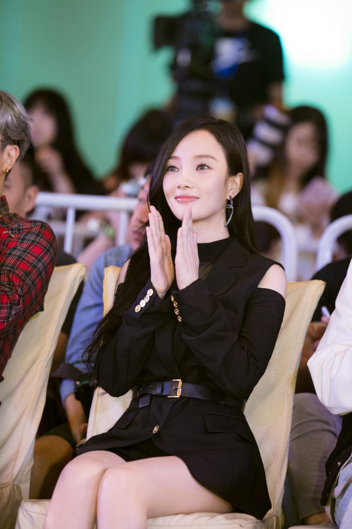 李小璐绝美靓丽写真惹火撩人图片