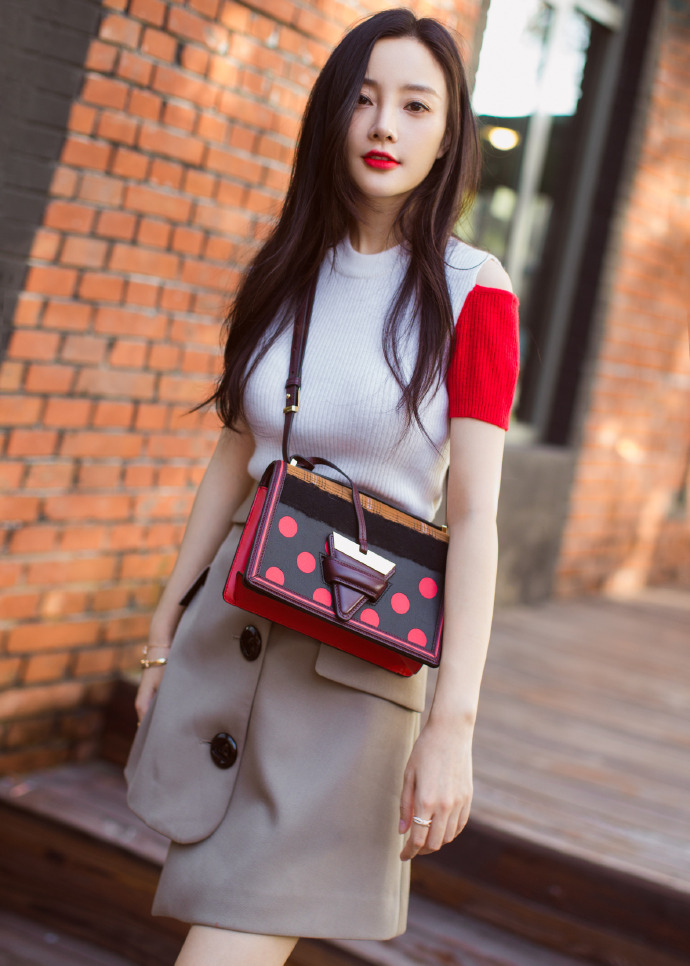 李小璐绝美靓丽写真惹火撩人图片