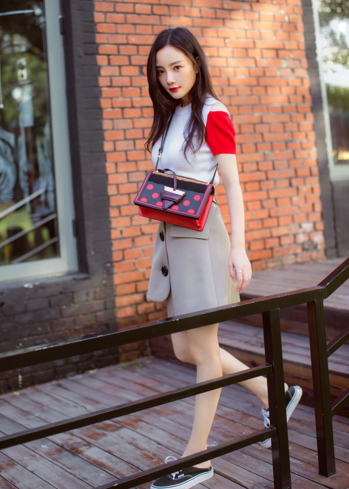 李小璐绝美靓丽写真惹火撩人图片