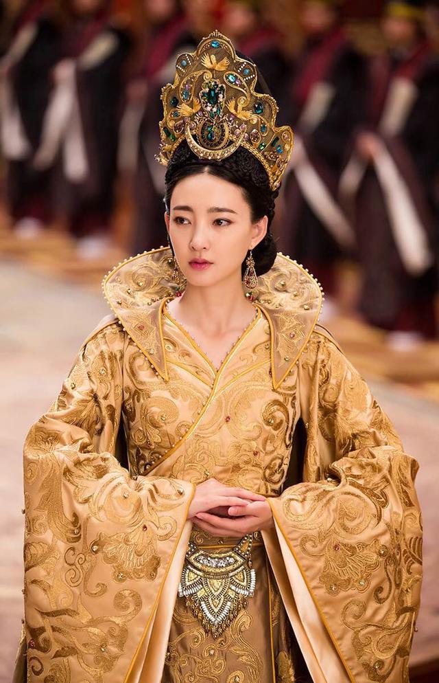 王丽坤悦己杂志封面图片 王丽坤素颜女神性感魅惑图片下载图片