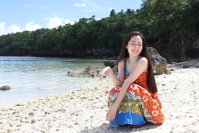 国民女神郭碧婷浪漫优雅写真图片 长发飘逸安静如初图片