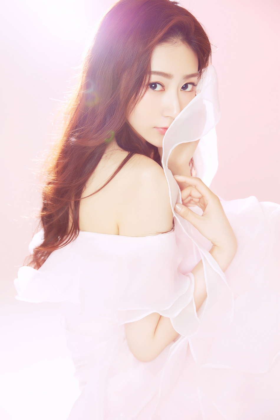 中国内地女演员美女赵艺最新文艺范杂志写真图片图片