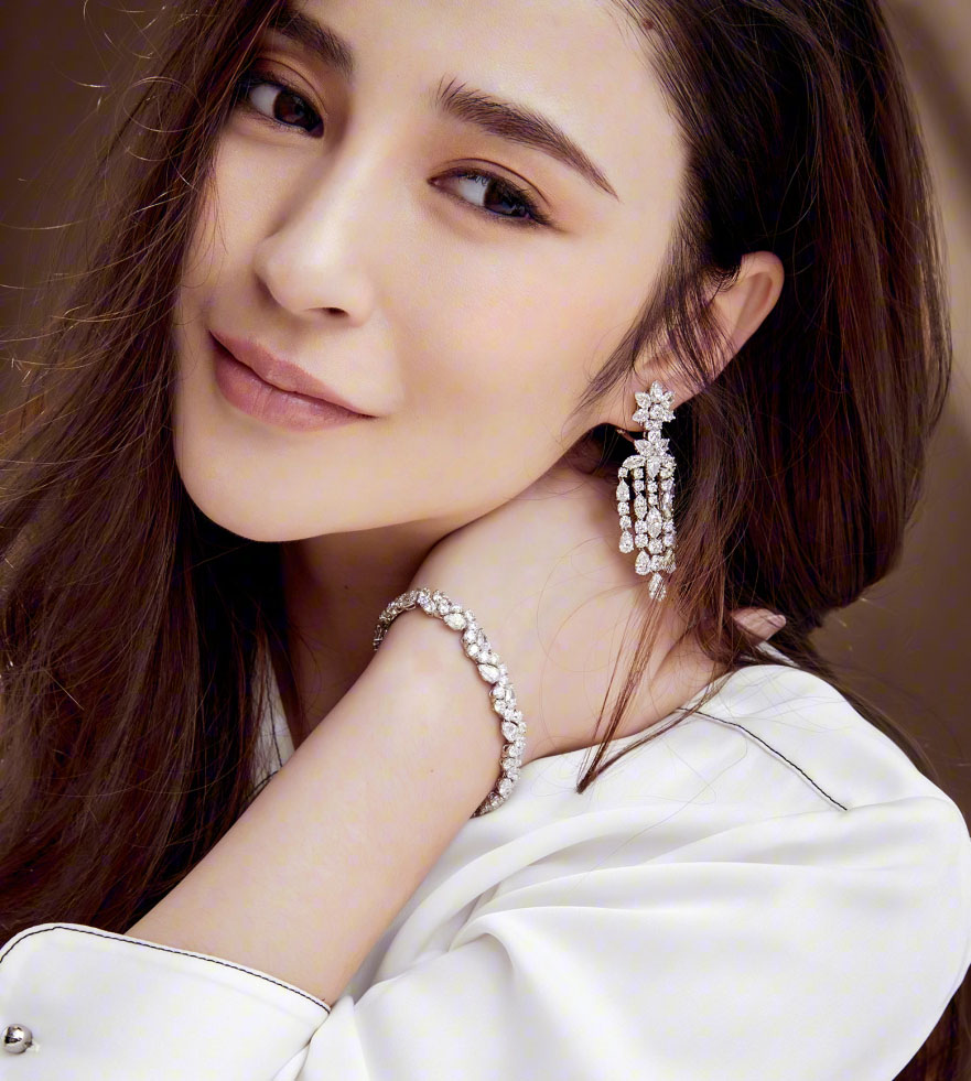 李心图片