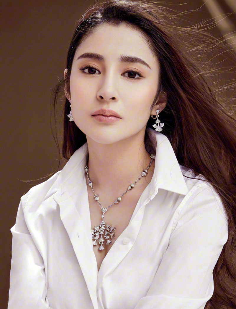 李心图片
