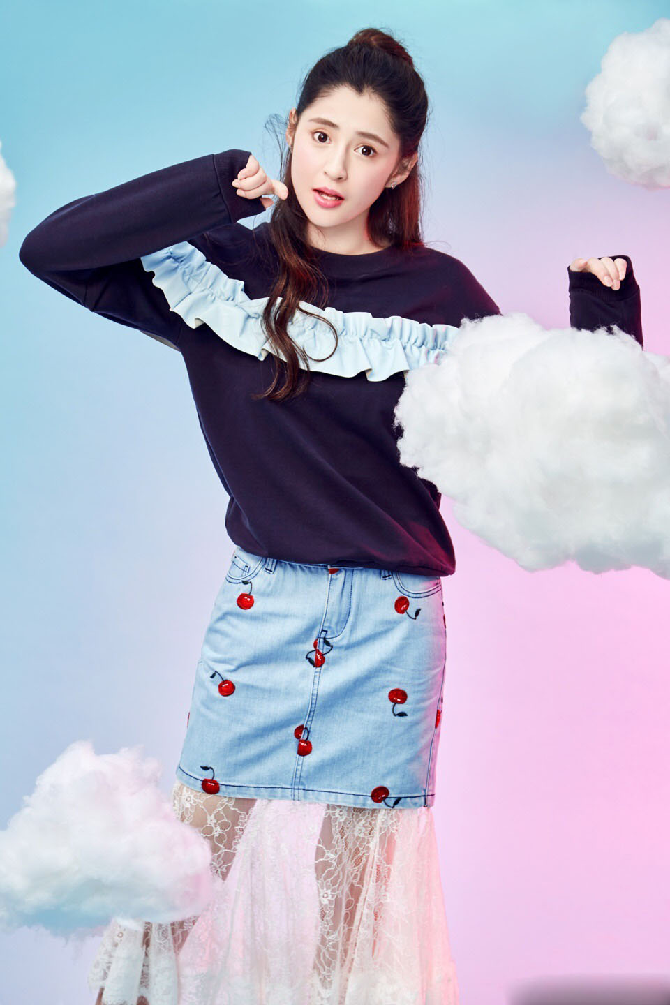 李心图片