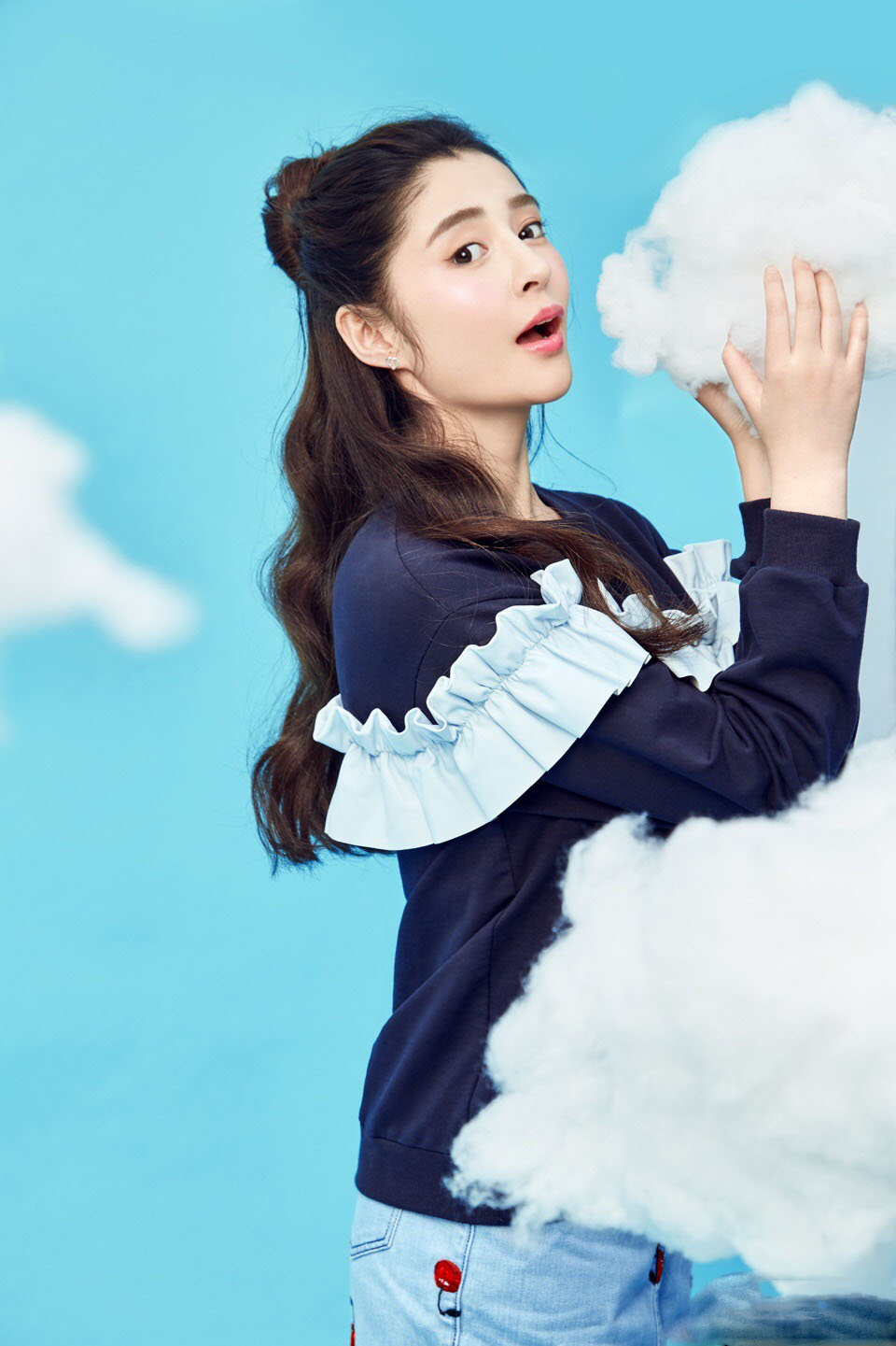 李心图片