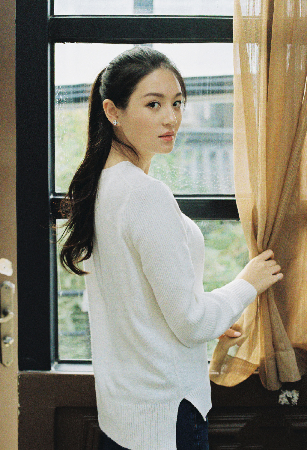 高清中国内地新晋女演员曾一萱小清新胶片唯美写真图片图片