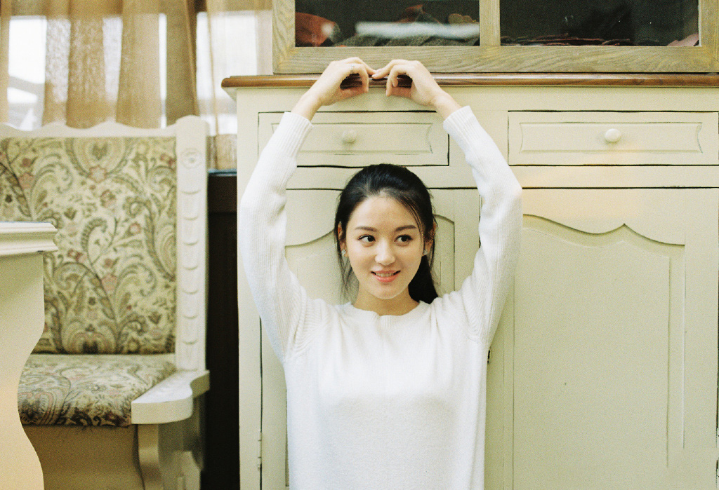 高清中国内地新晋女演员曾一萱小清新胶片唯美写真图片图片