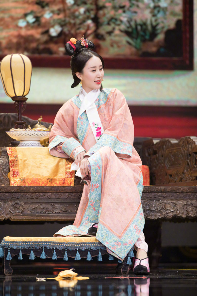 高清皇帝龙袍王俊凯《演员的诞生》节目剧照图片图片