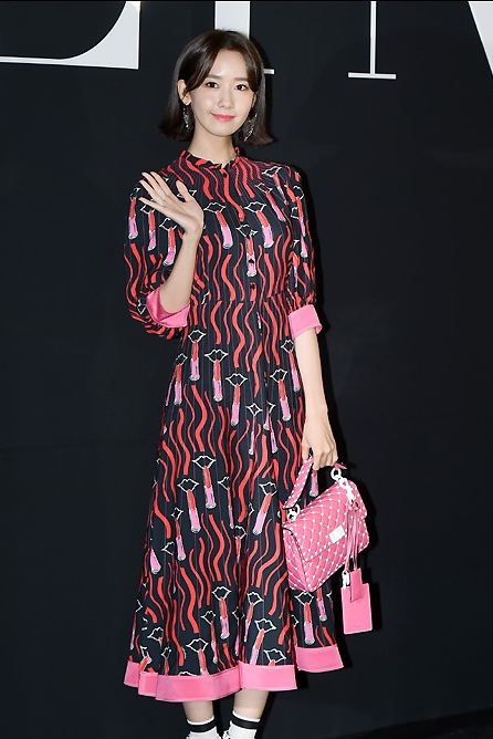 高清韩国首尔永登浦美女林允儿短发造型清爽养眼写真图片图片
