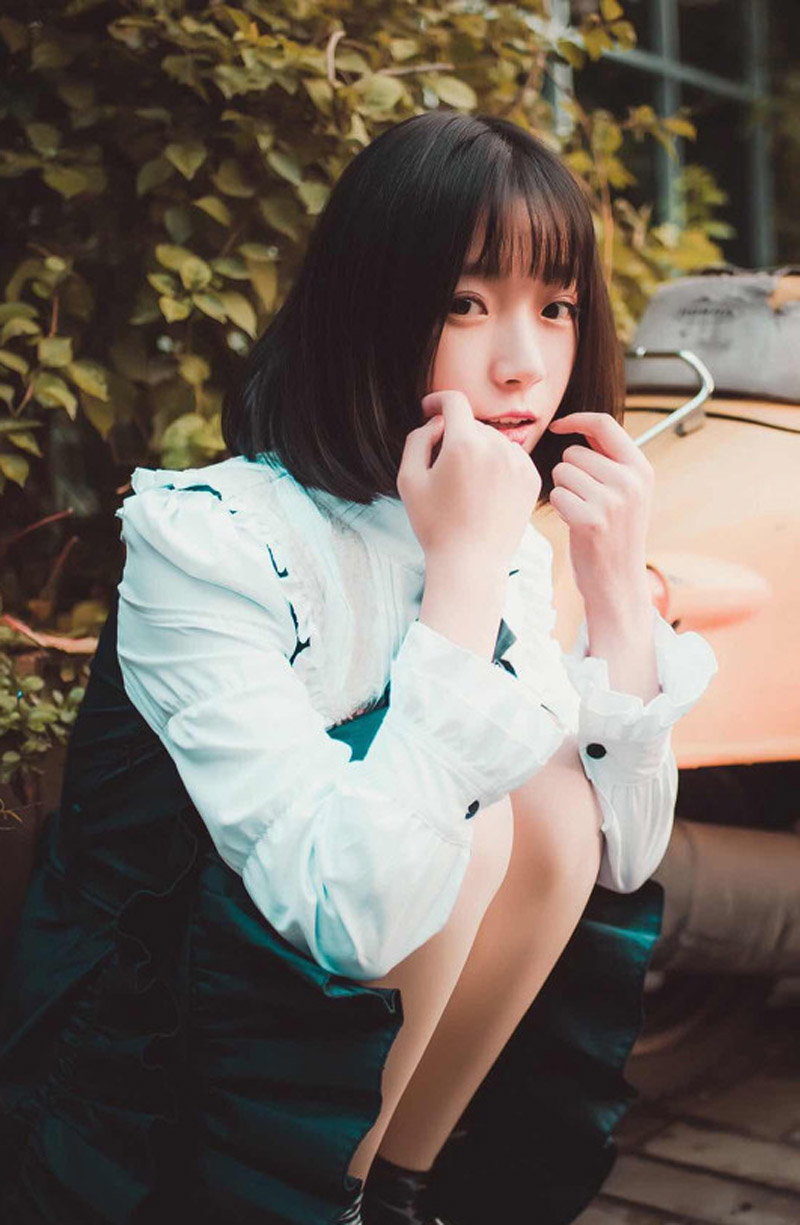陈意涵青春涂鸦写真图片 天生可爱娃娃脸图片