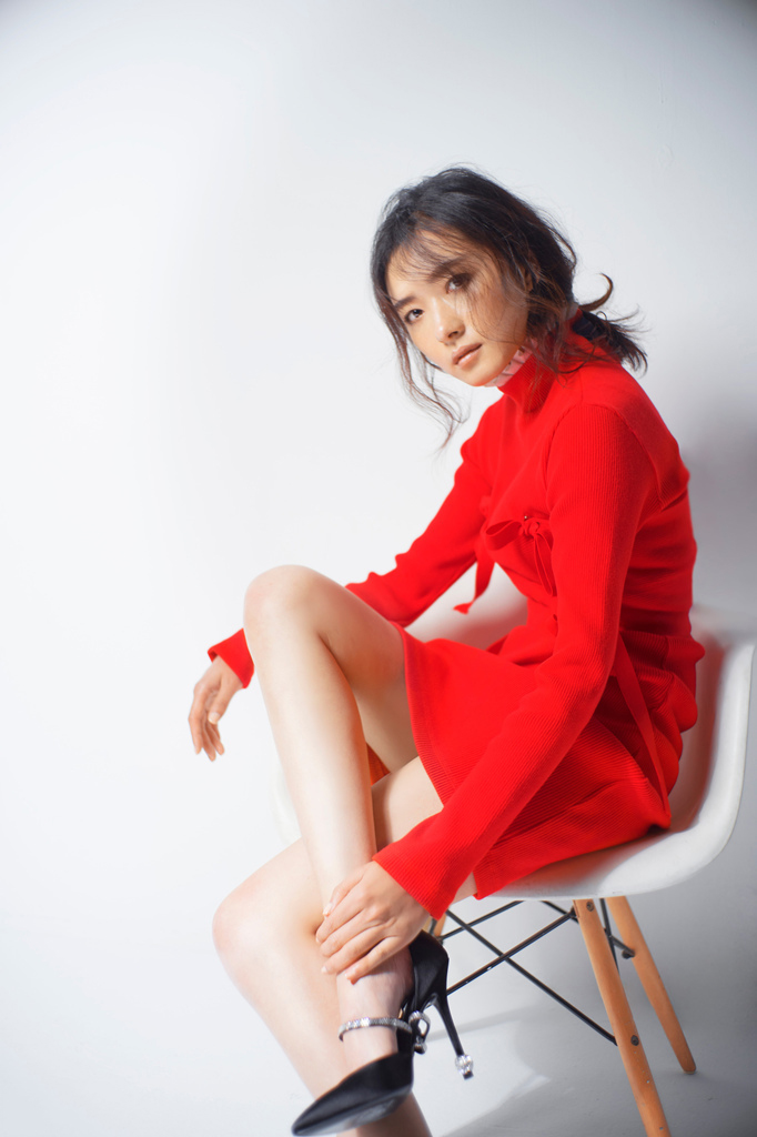 万茜OL装扮干练性感杂志写真图片图片