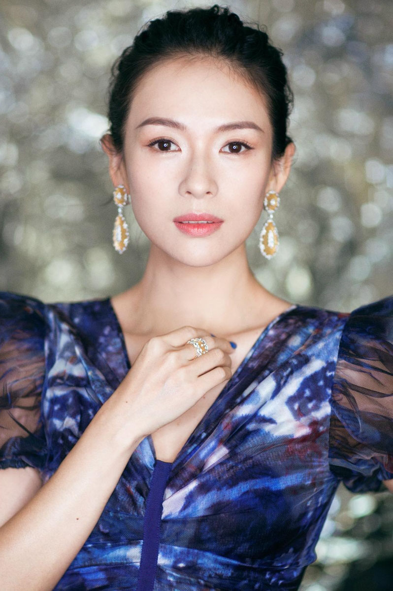 章子怡图片章子怡最新时尚封面图片 恋情甜美人比花娇图片