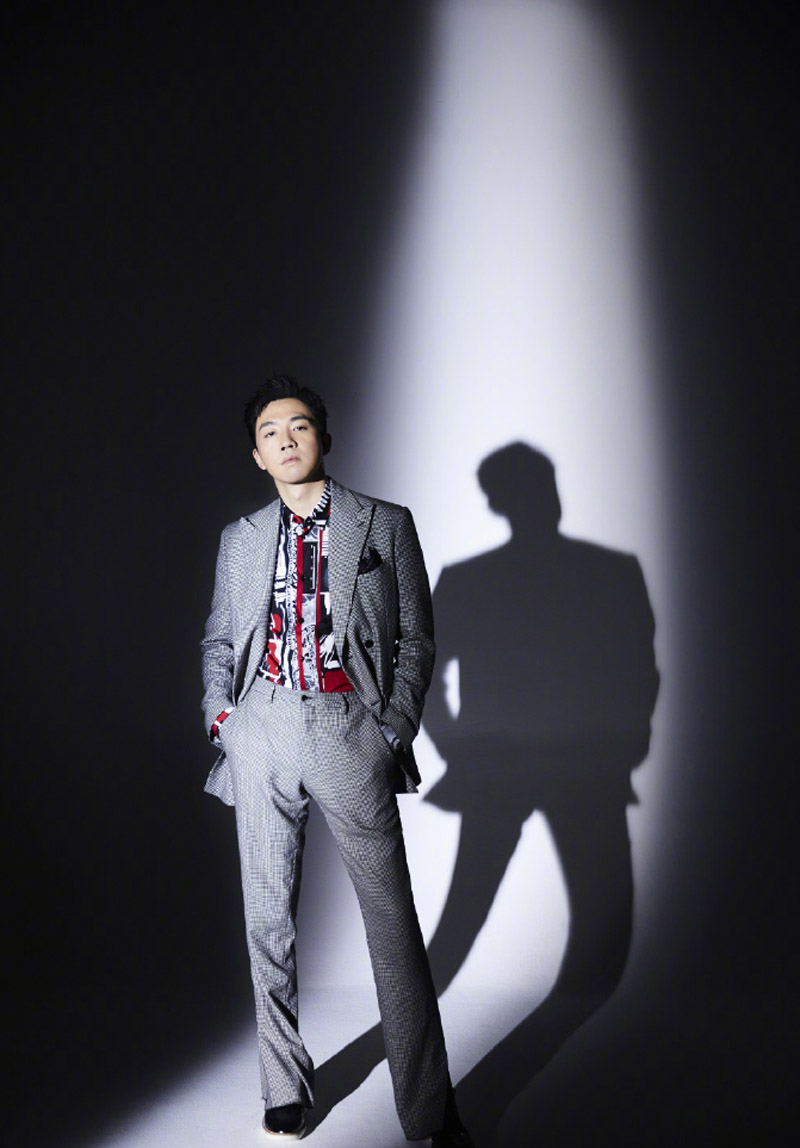 中国广州俞灏男明显俞灏明最新成熟儒雅杂志写真图片图片