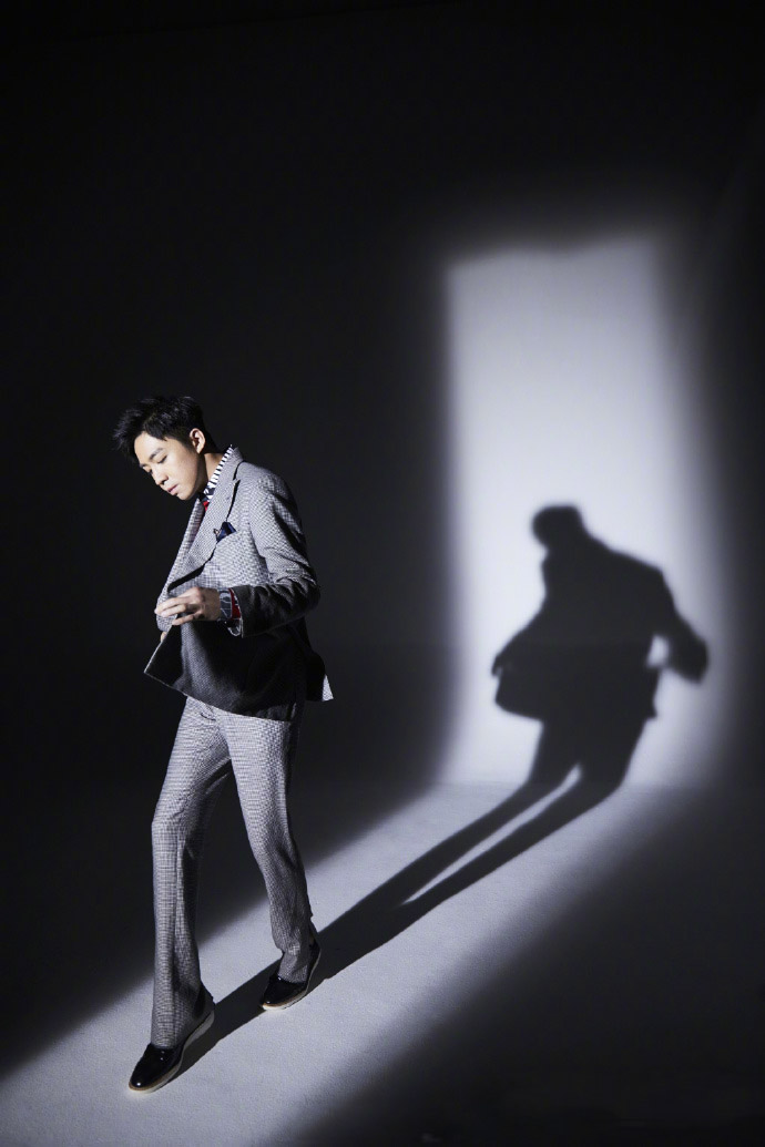 中国广州俞灏男明显俞灏明最新成熟儒雅杂志写真图片图片