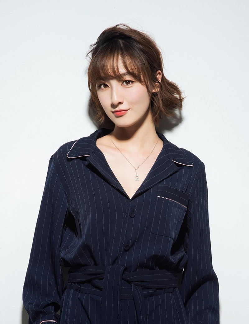 中国内地内蒙古自治区牙克石女演员叶青时尚个性写真图片图片