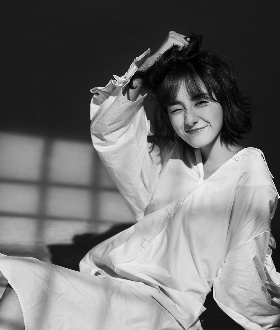 中国内地内蒙古自治区牙克石女演员叶青时尚个性写真图片图片
